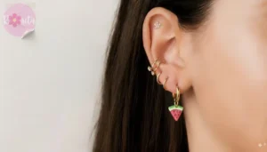 Cómo llevar varios pendientes en la oreja