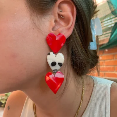 Pendientes largos corazones rojos arcilla polimérica