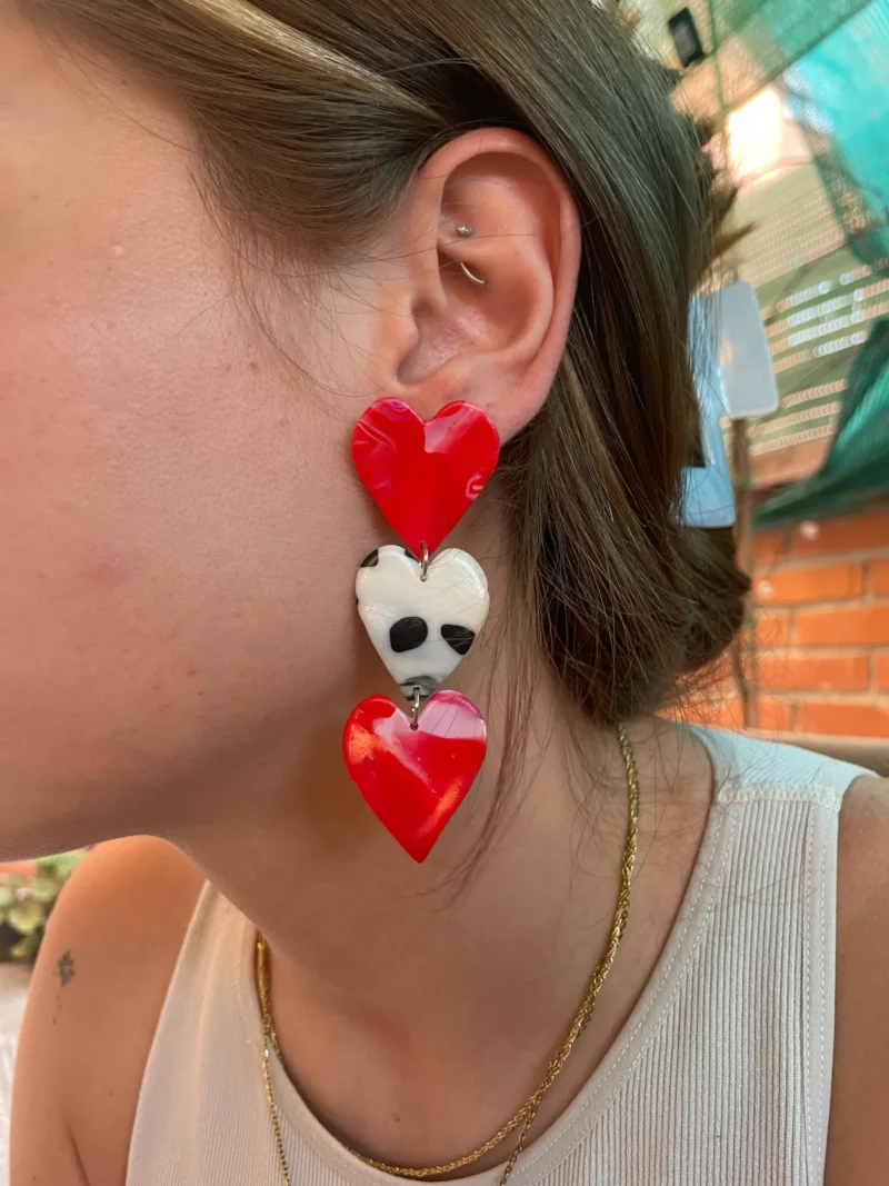 Pendientes largos corazones rojos arcilla polimérica