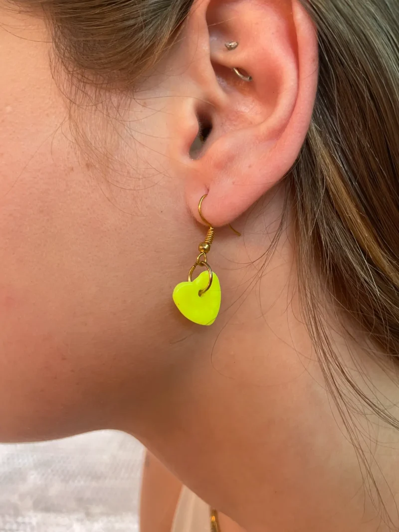 Pendientes corazones amarillos arcilla polimérica