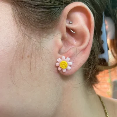 Pendientes de presión flor rosa de arcilla polimérica