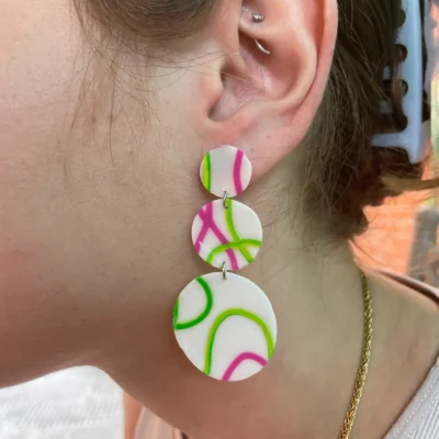 Pendientes largos arcilla polimérica circulares morados rosas